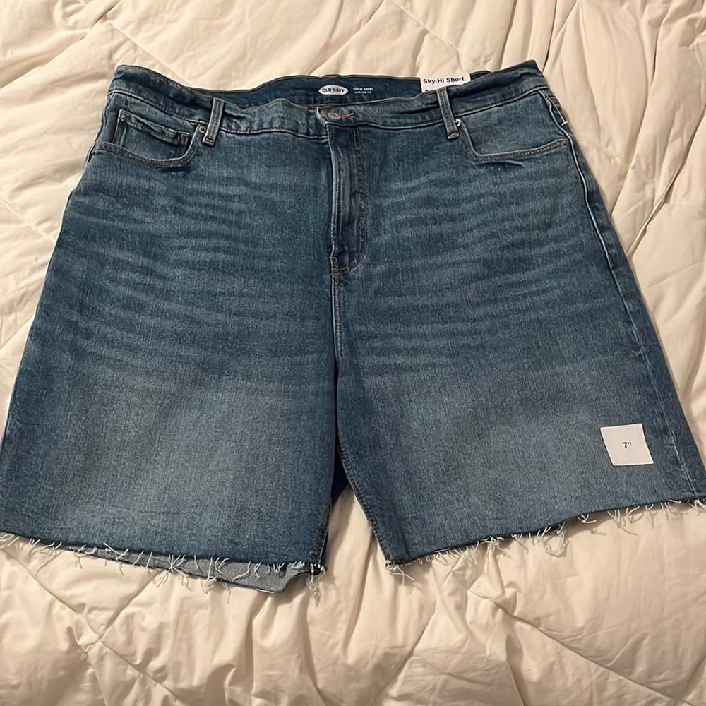 Old Navy sky-hi short sz 18, 7” inseam